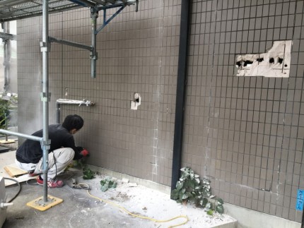 外壁ALCはつり工事｜カッター入れ
