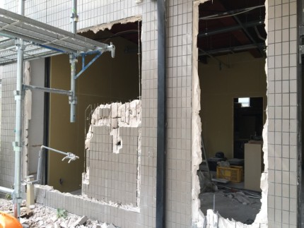 外壁ALCはつり工事｜順調です