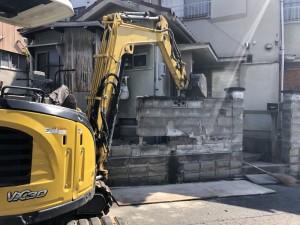 名古屋市昭和区のブロック塀解体が着工