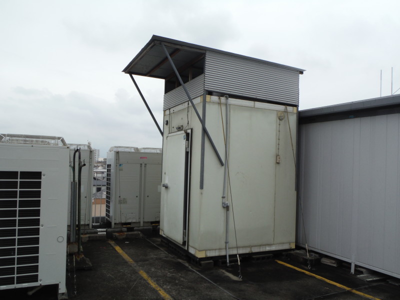 名古屋市中川区の業務用の冷蔵庫、物置の撤去