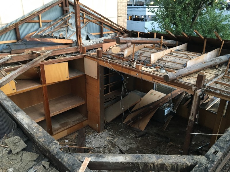 名古屋市西区の手壊し解体|屋根撤去