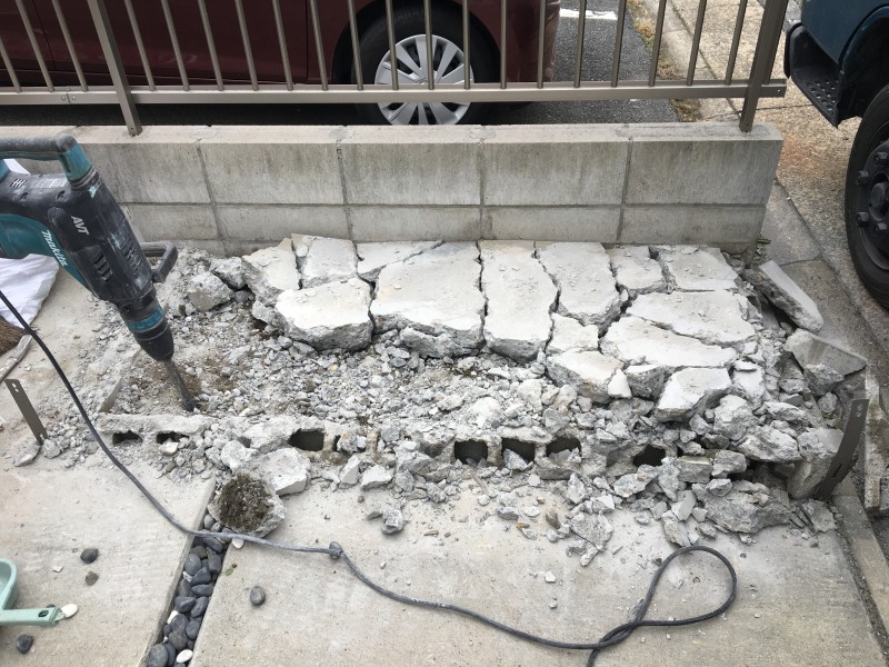 名古屋市南区の土間コンクリート撤去工事（はつり作業）