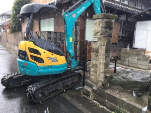 岐阜県美濃加茂市の門柱ブロックの撤去工事【1日作業8万円】