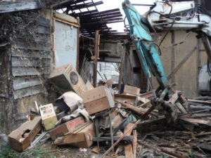 【費用事例】愛知県刈谷市の木造平家住宅の解体工事【板金補修】
