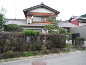 【名古屋市南区】お庭の解体工事で庭石と庭木の撤去【2日作業30万円】