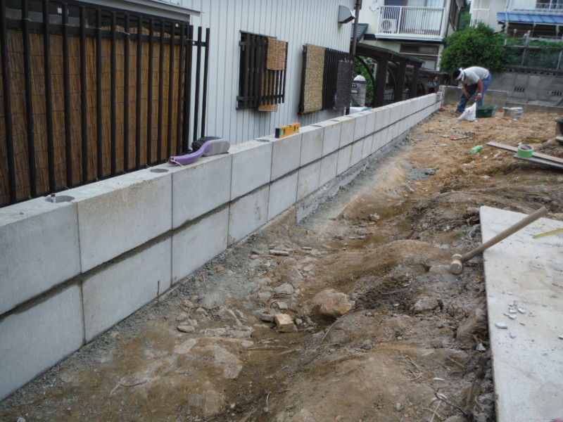 愛知県犬山市の敷地まわりブロック設置工事【解体と新設】