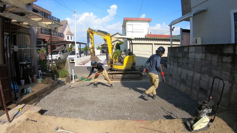 【愛知県稲沢市】庭を解体して駐車場を広げる工事【砂利敷き】