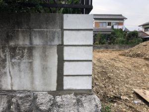 【愛知県日進市】ひび割れ、傾きのブロック補修・交換工事