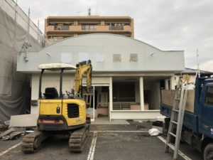 愛知県稲沢市の木造平屋プレハブ店舗の解体工事【32坪90万円】