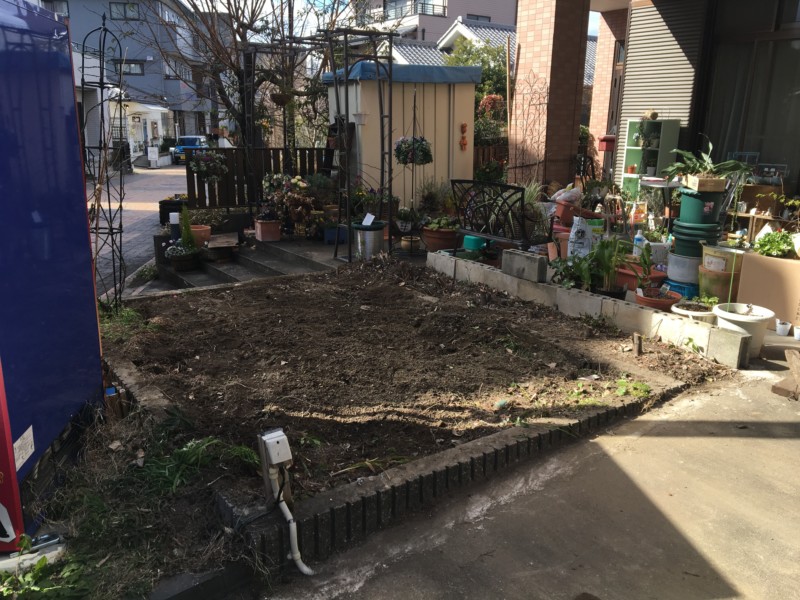 愛知県犬山市の庭の解体工事【庭木伐根と庭石撤去】