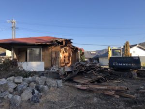 岐阜県各務原市の家の解体工事と庭木・石垣の撤去【18日作業310万円】