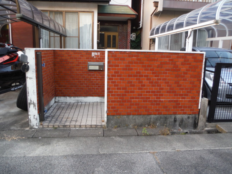 愛知県春日井市の駐車場アプローチ解体工事｜車庫を広げる