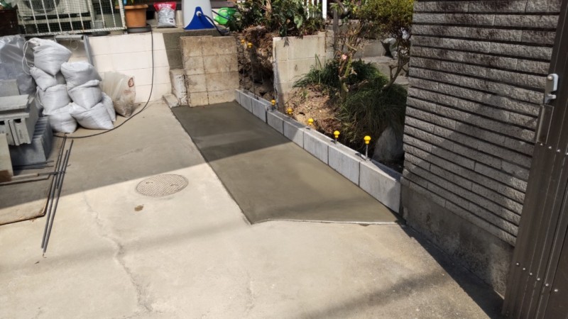 名古屋市守山区 花壇を解体して駐車場を広げる 4日作業34万円