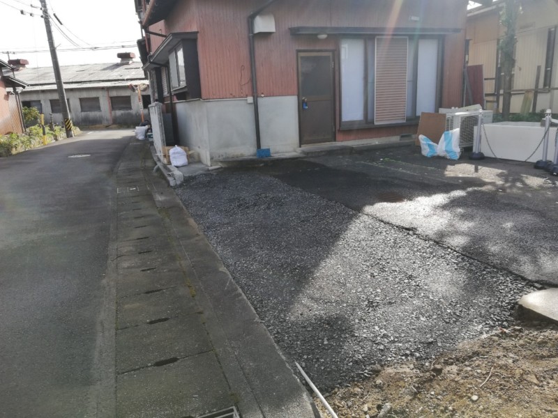 【岐阜県多治見市】ブロック塀を撤去して車の乗り入れ砂利敷き