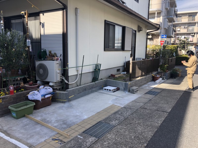 【岐阜県関市】花壇ブロックを撤去して駐車場を広げる