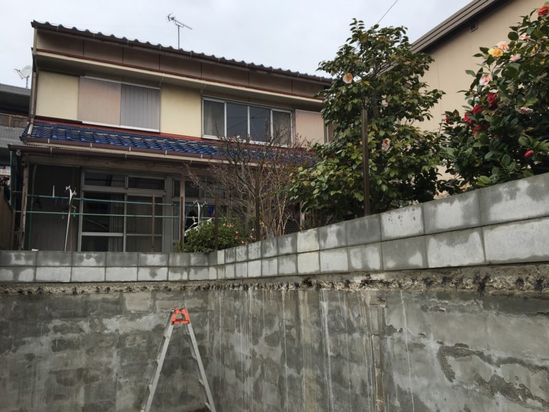 名古屋市名東区小池町コンクリート車庫を解体して、大きな車を駐車したい