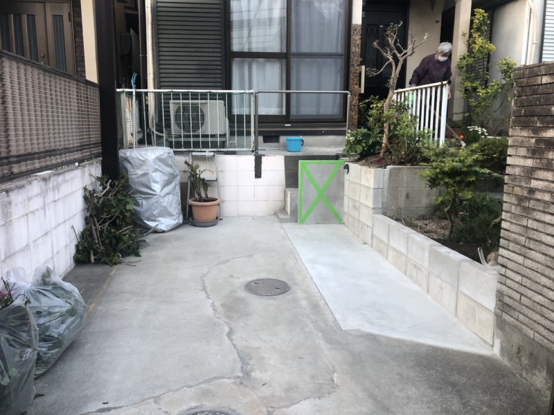 名古屋市守山区吉根南ブロック土留めと駐車場拡張工事