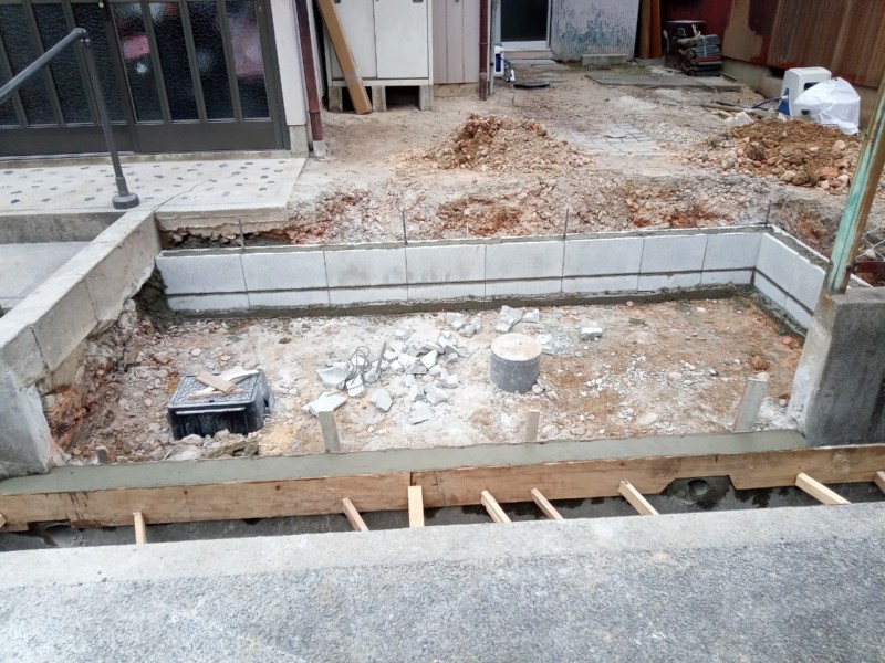 名古屋市北区の駐車場の拡張工事14－CB積み